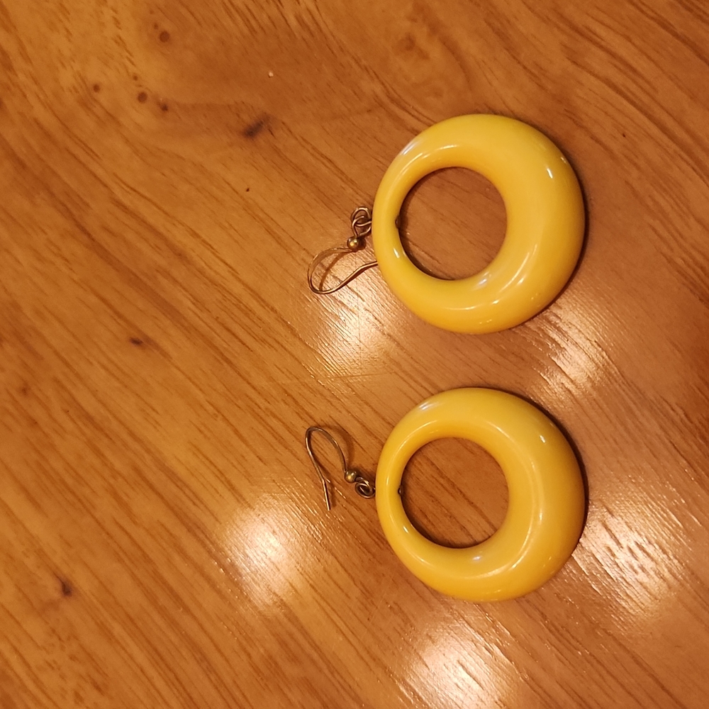 Yellow Round Earrings, Medium Size, GUC